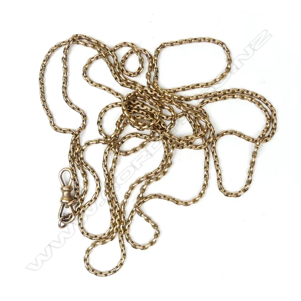 A 9ct gold muff chain Image 1++