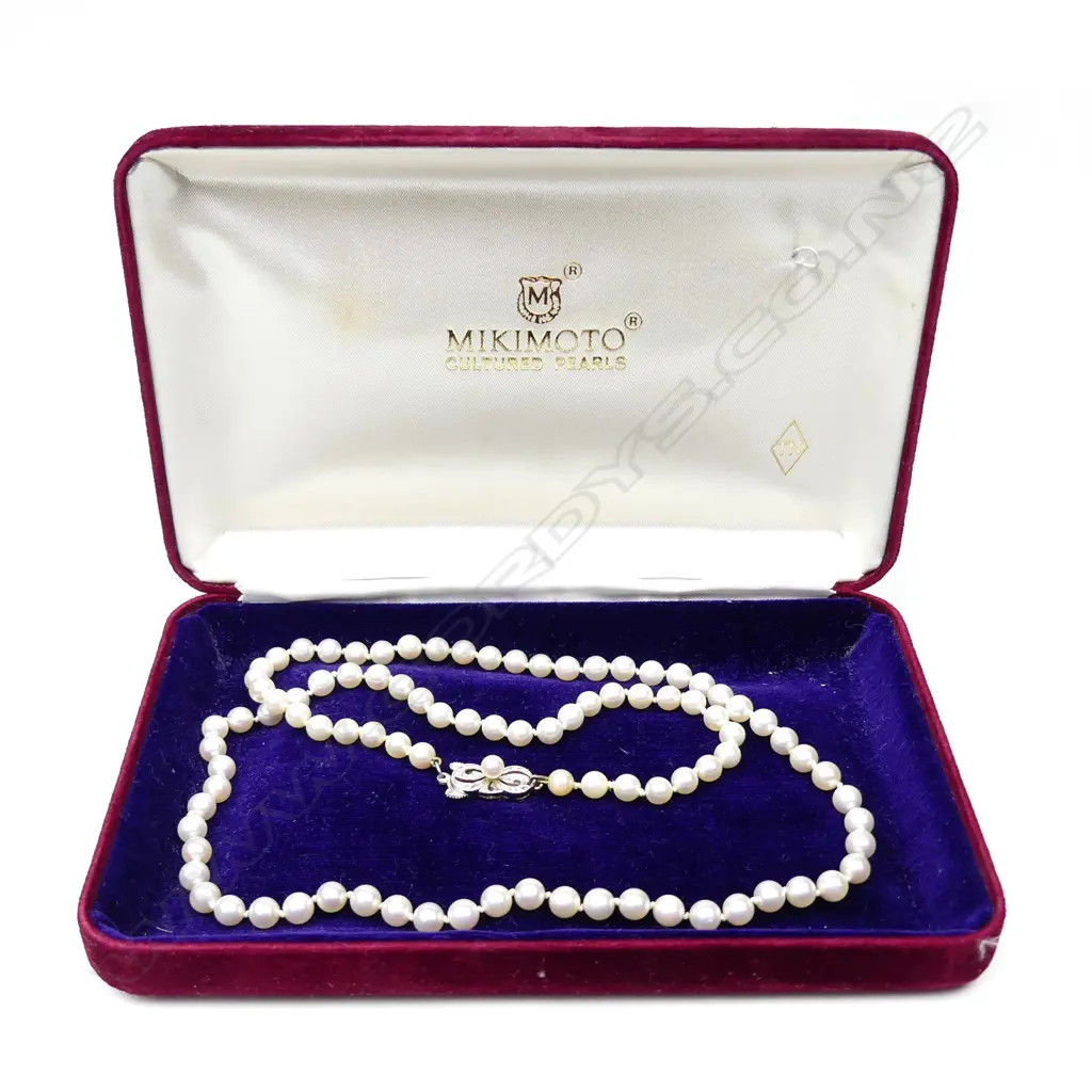 A Mikimoto pearl necklace Image 1++