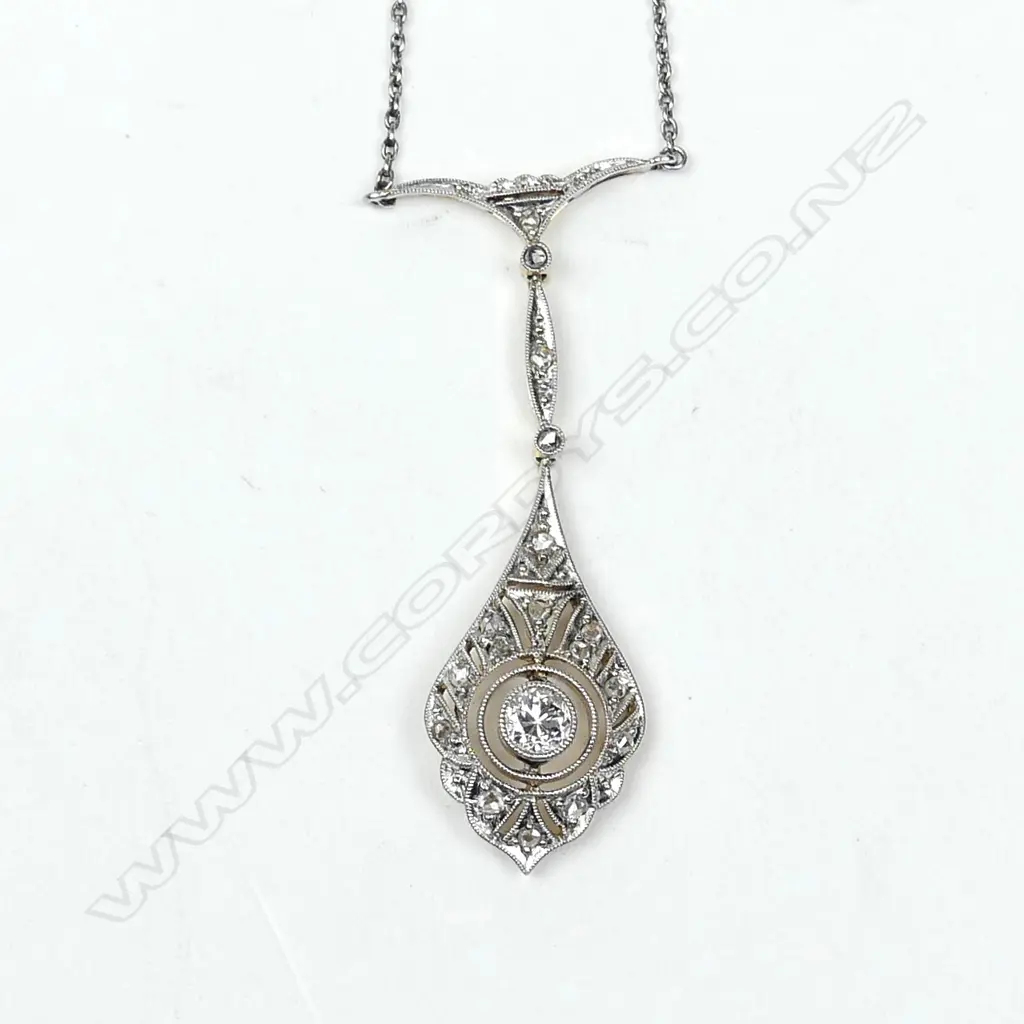 A 14ct white and yellow gold Art Deco style pendant Image 1++