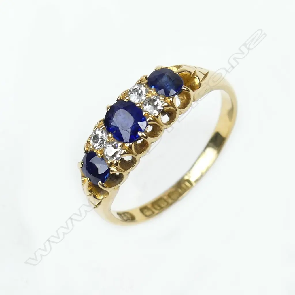 An early 1900s 18ct gold sapphire and diamond ring Image 1++