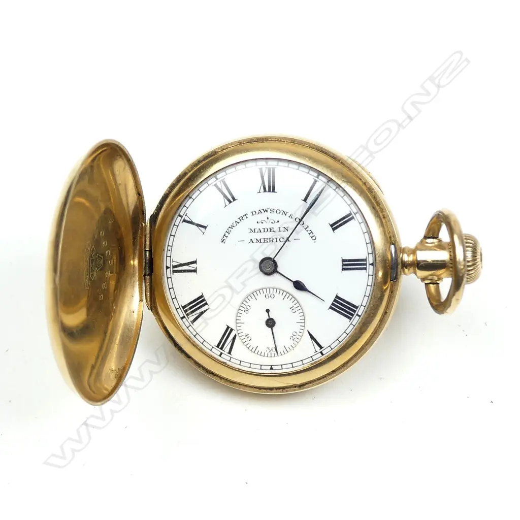 A 14ct gold small full hunter pocket watch Image 1++