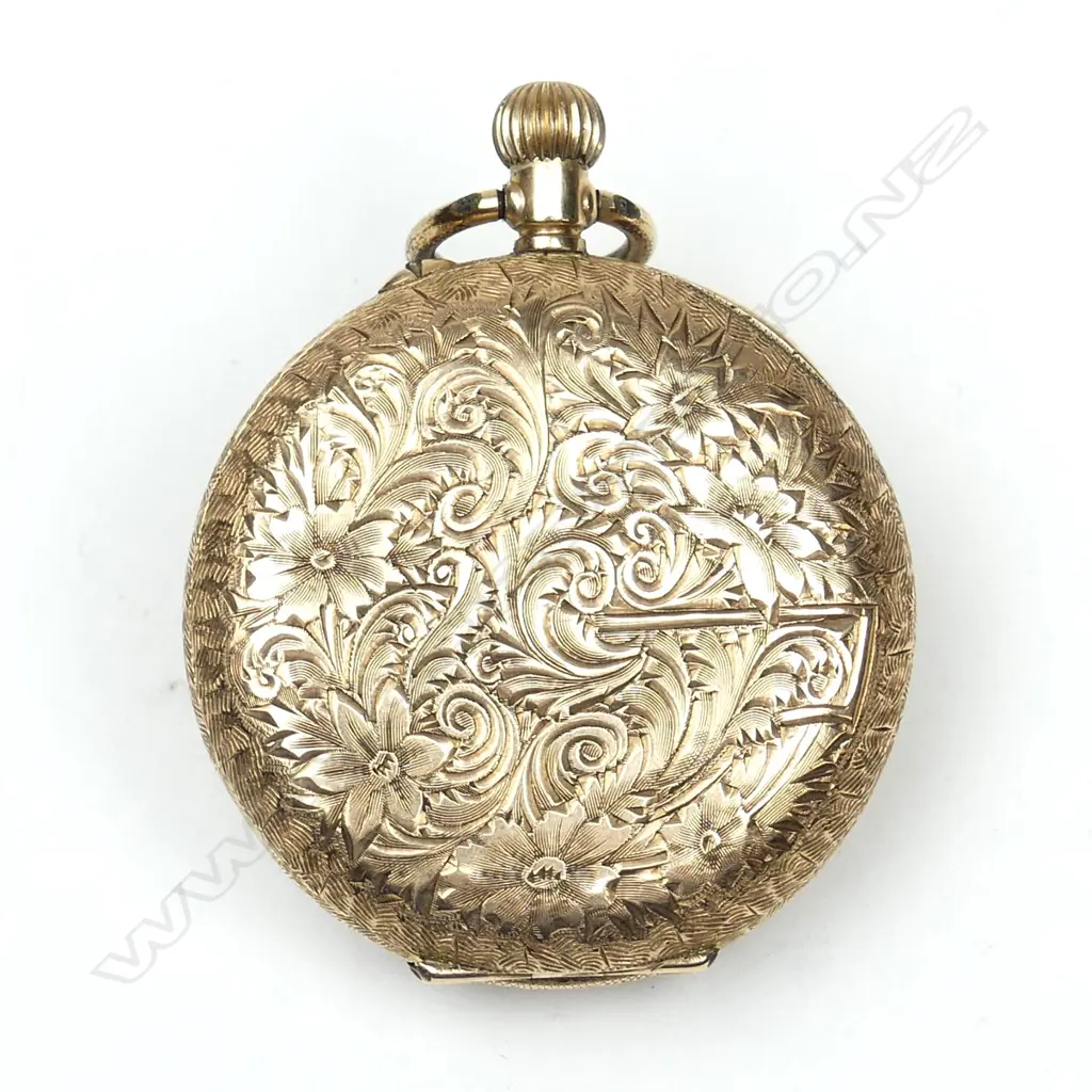 A 9ct gold cased lady's full hunter pocket watch Image 1++
