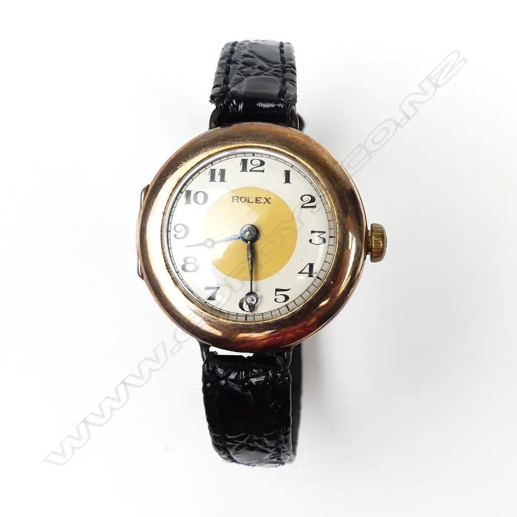 A lady's 9ct gold Rolex wristwatch Image 1++