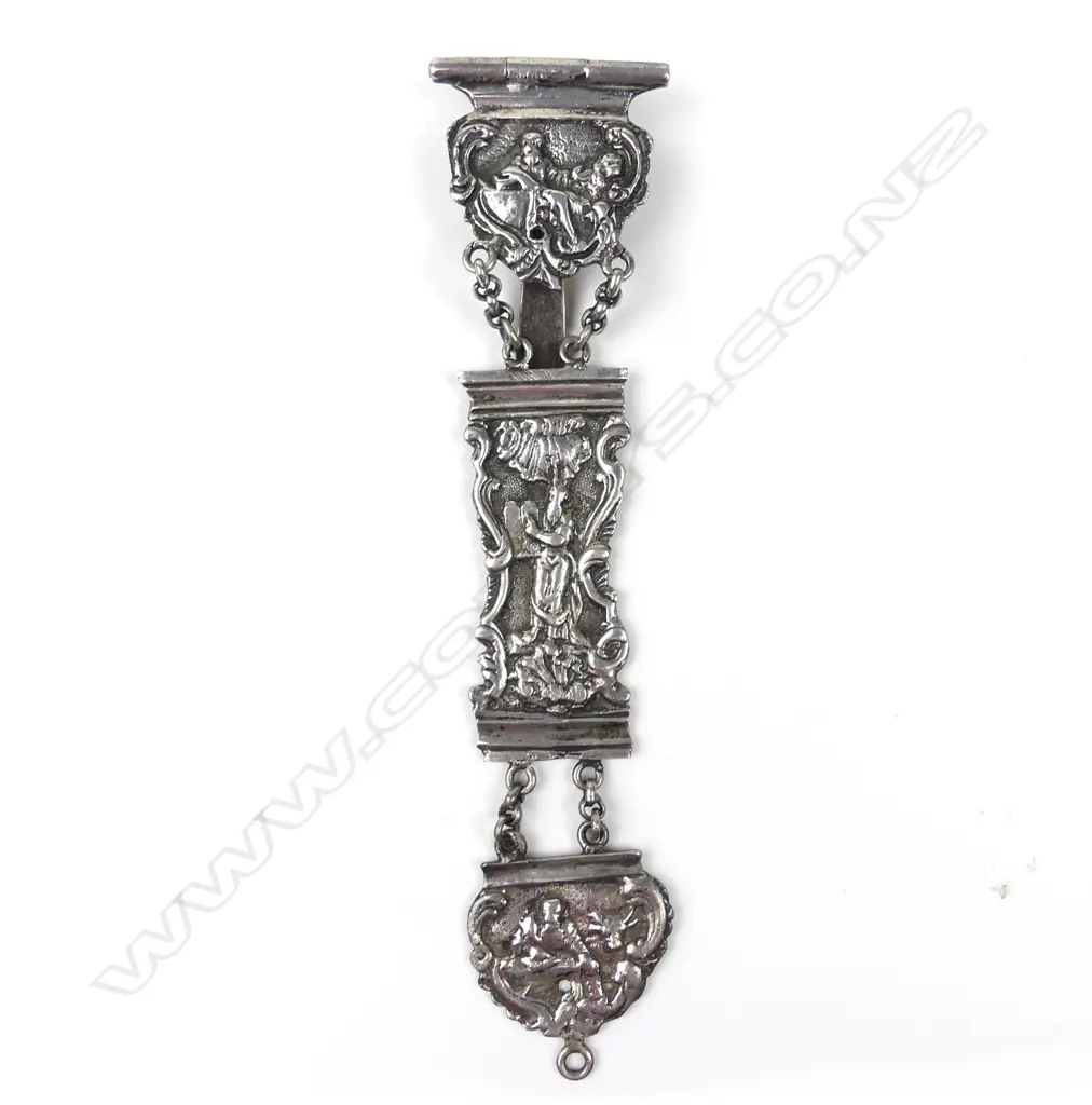 A 19thC European fancy silver chatelaine clip Image 1++