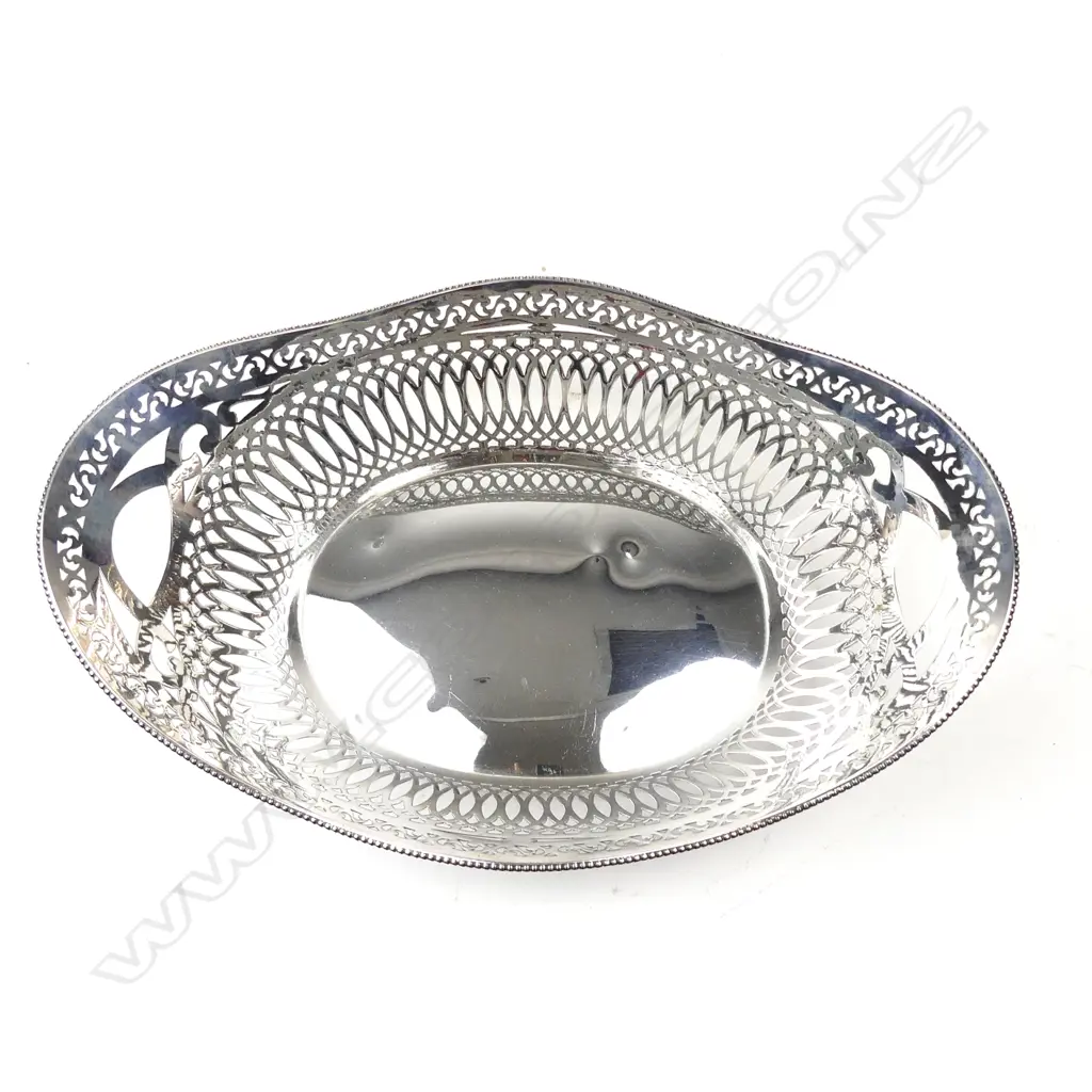 A substantial Dutch silver breadbasket Image 1++