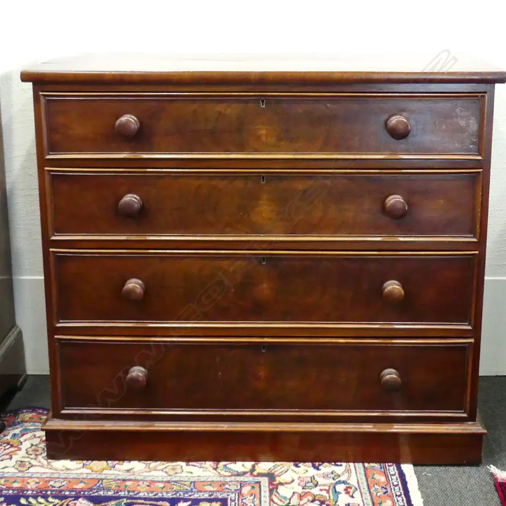 A Victorian mahogany flat front four drawer chest Image 1++