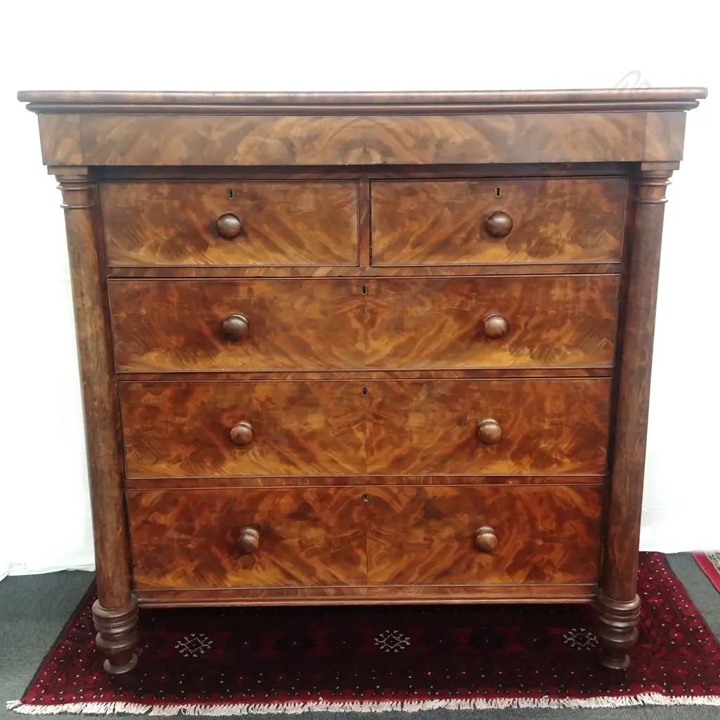 A Victorian mahogany flat front six drawer chest Image 1++