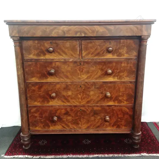 A Victorian mahogany flat front six drawer chest