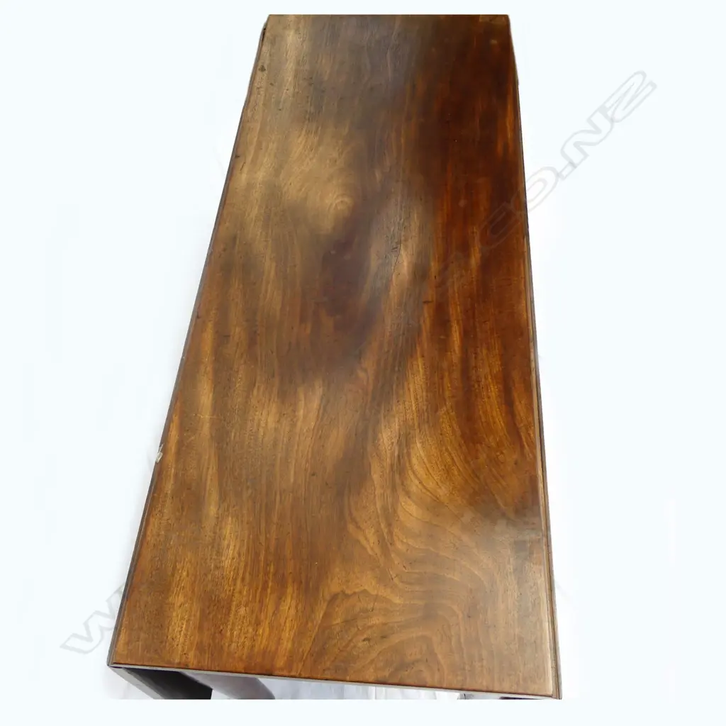 A Georgian mahogany drop side dining table Image 1++