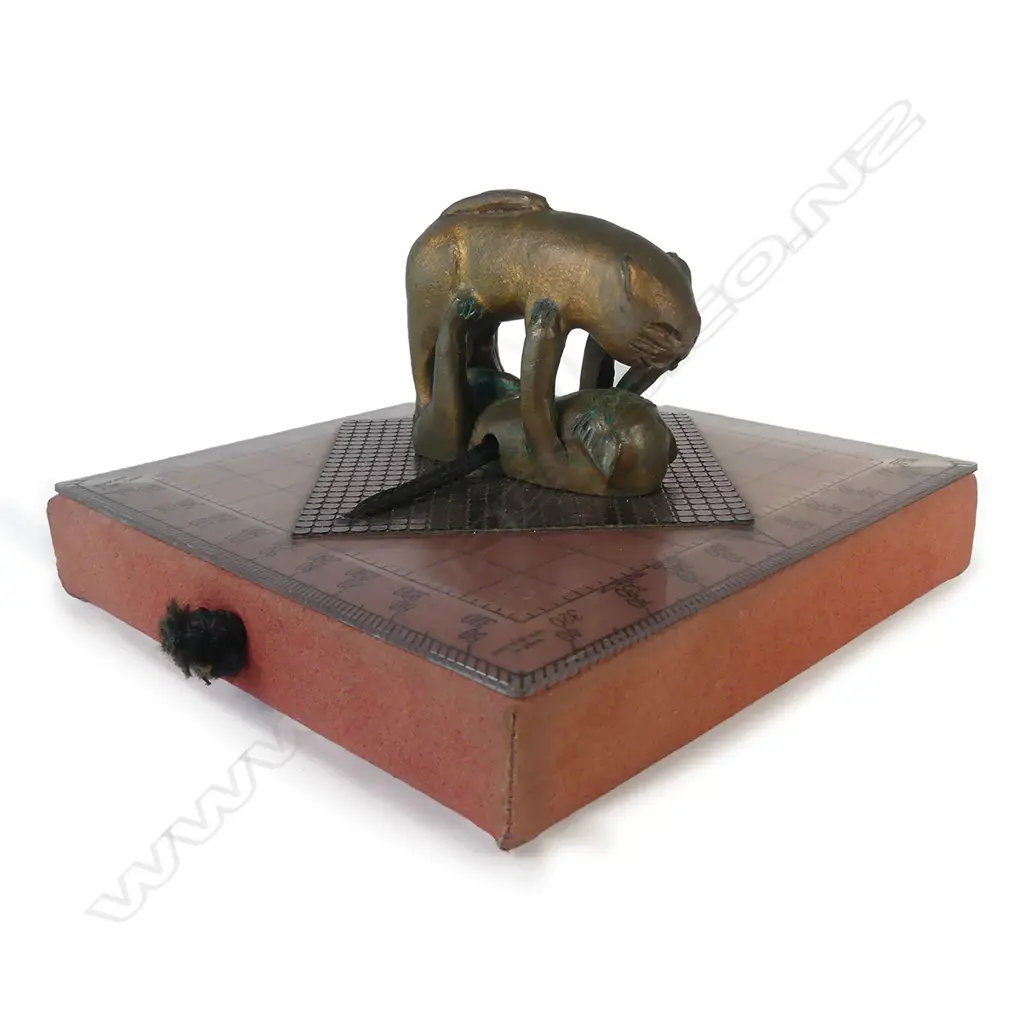 Malcolm Harrison sculpture 'Winstone Ties That Bind: Home ward Bound' Image 1++