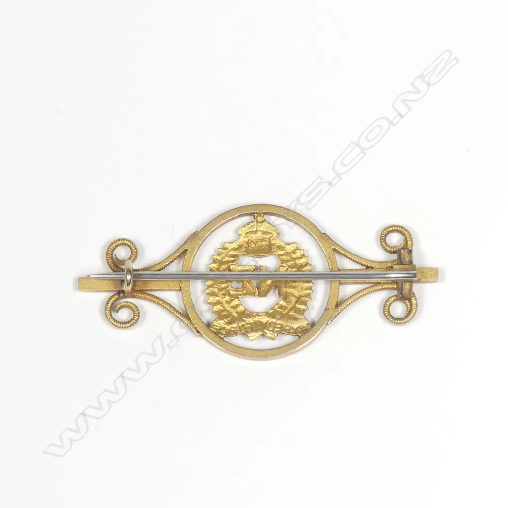 A gilded 9ct yellow gold NZ sweetheart badge/brooch Image 1++