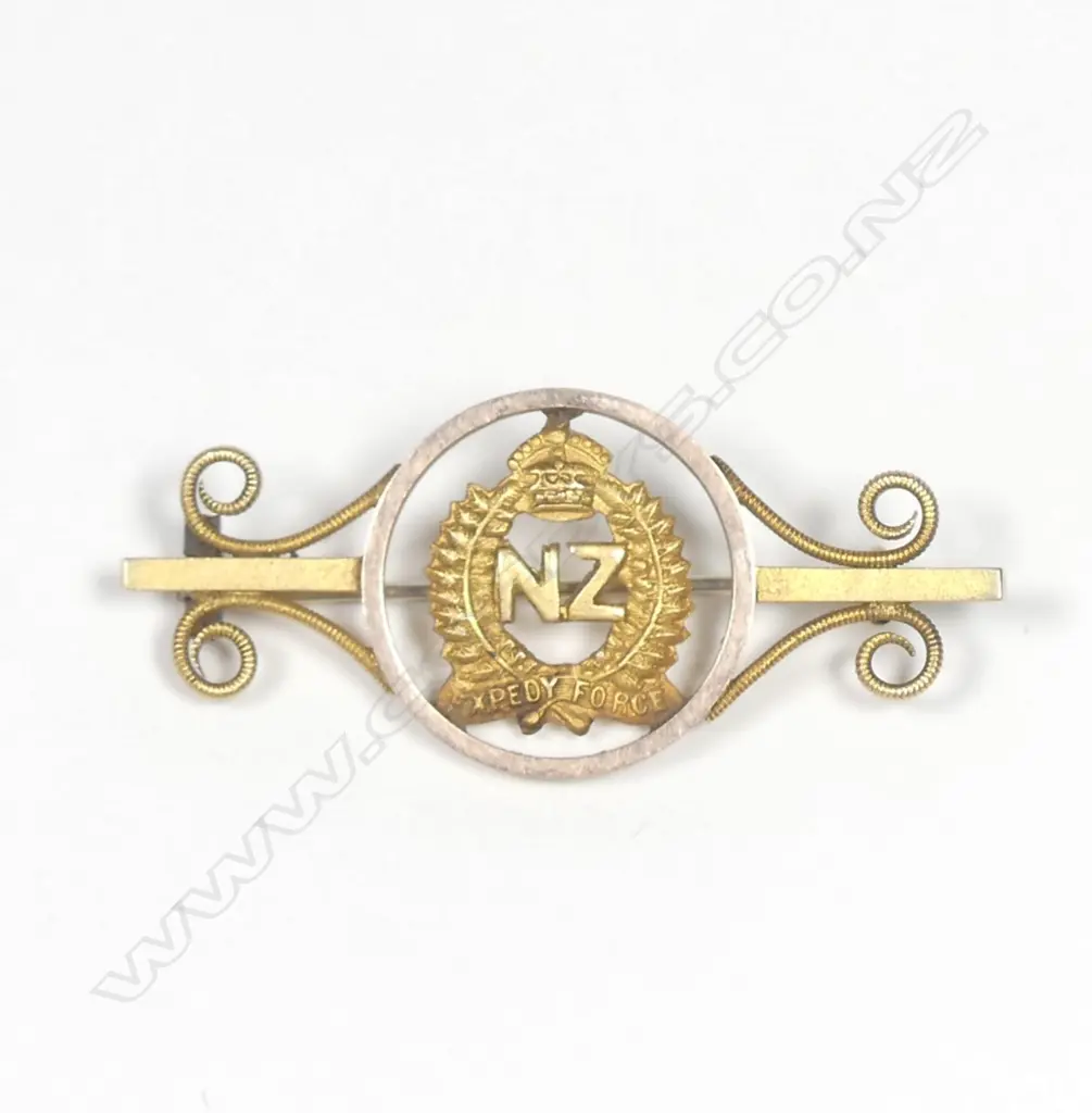 A gilded 9ct yellow gold NZ sweetheart badge/brooch Image 1++