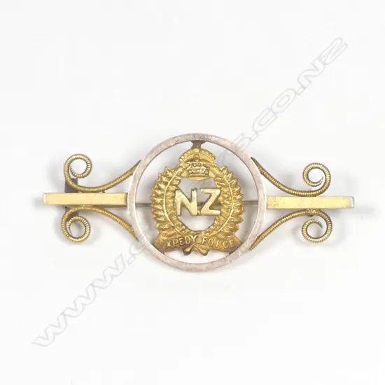 A gilded 9ct yellow gold NZ sweetheart badge/brooch