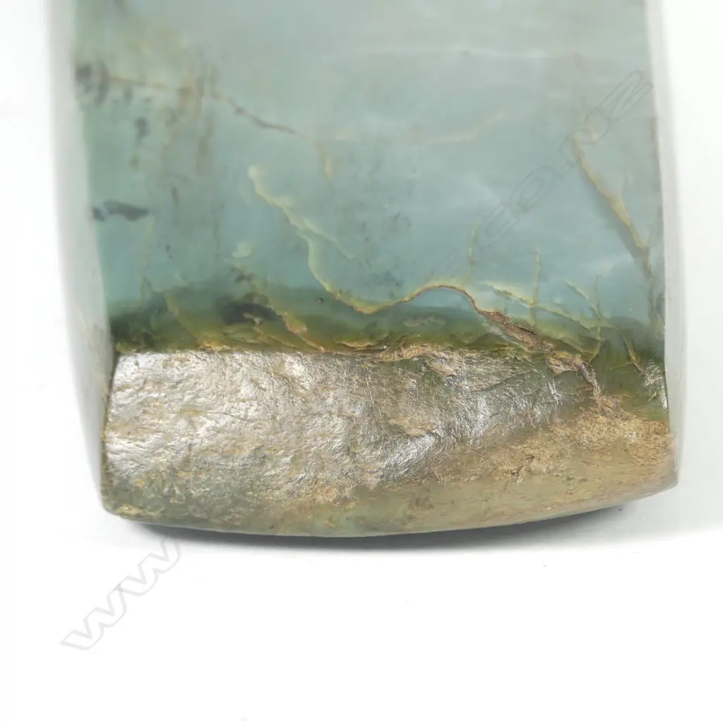 An exceptional large and impressive old Maori inanga pounamu toki Image 1++