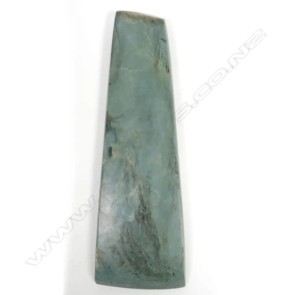 An exceptional large and impressive old Maori inanga pounamu toki Image 1++