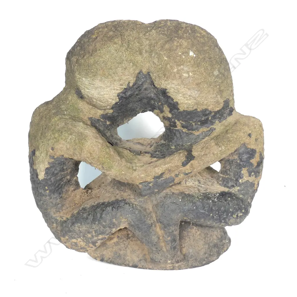 An old Papua New Guinea carved lava Ambom fertility stone Image 1++