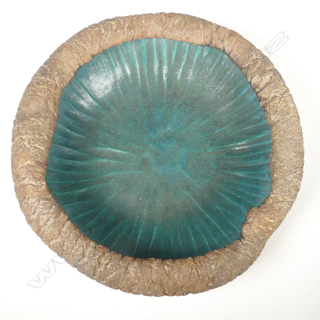 A Margaret Milne large studio pottery bowl Image 1++