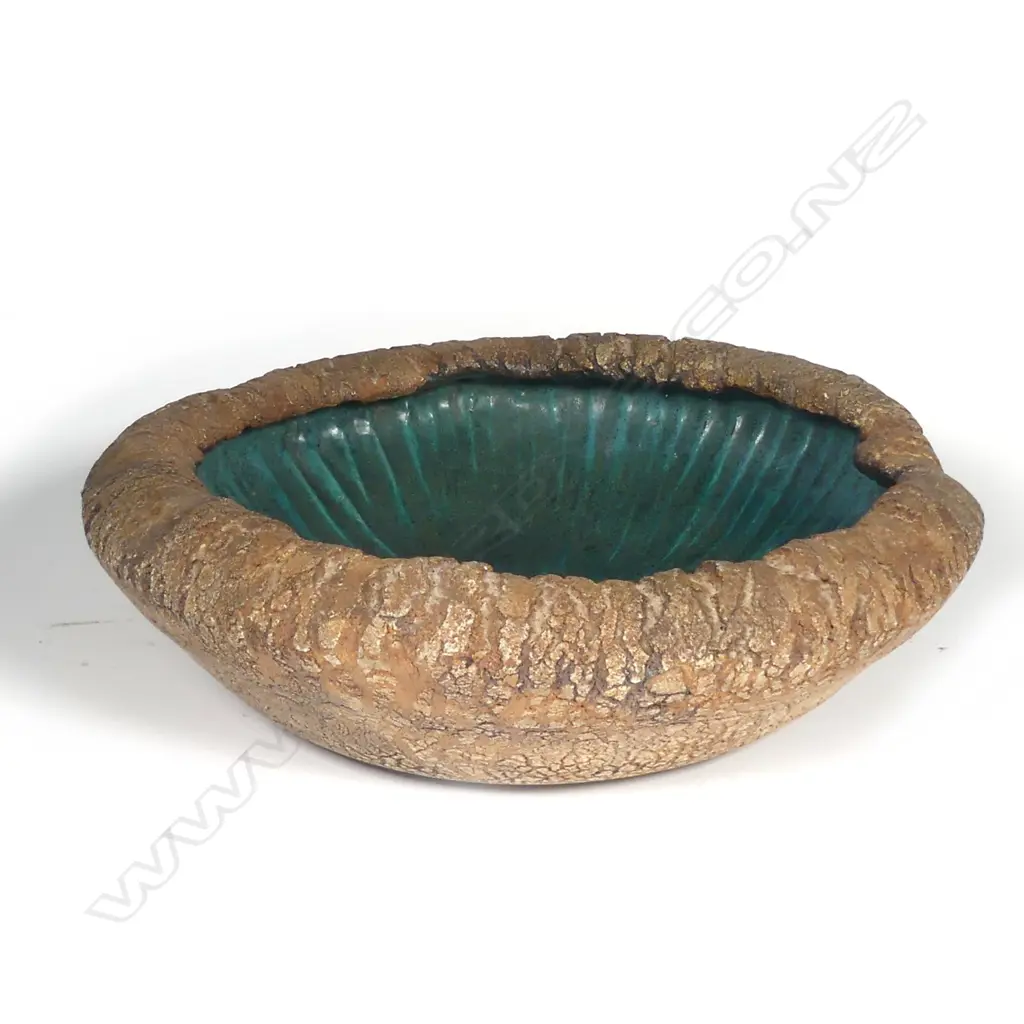 A Margaret Milne large studio pottery bowl Image 1++