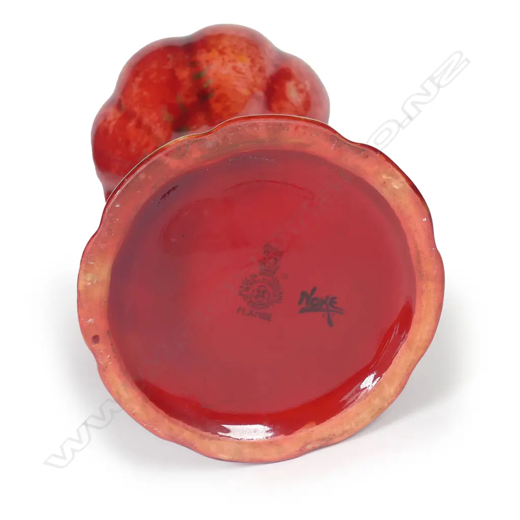 A Doulton Flambe tulip vase Image 1++
