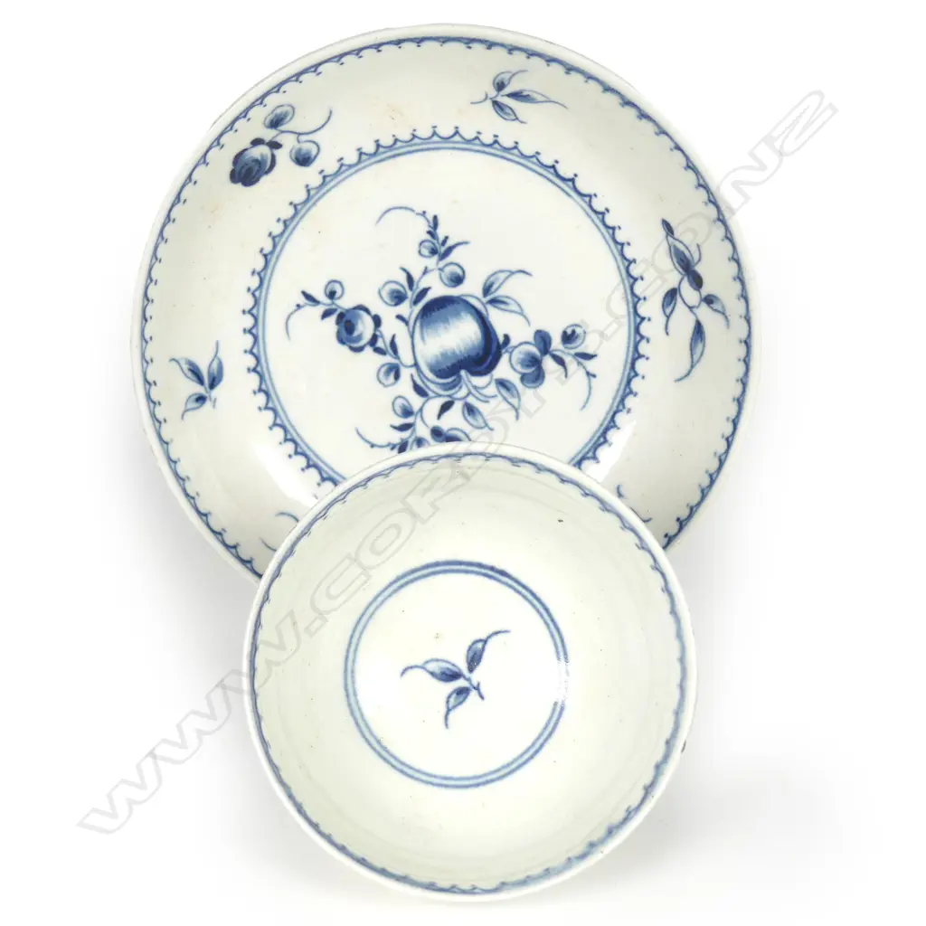 A Dr. Wall period Worcester tea bowl and saucer Image 1++