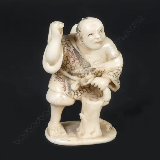 A Japanese ivory netsuke