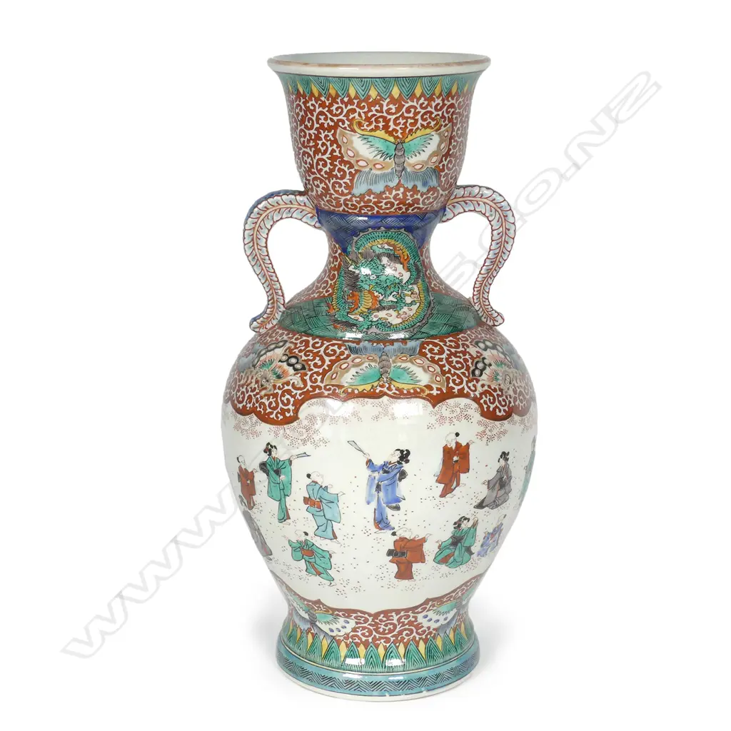 A quality Japanese Kutani vase Image 1++