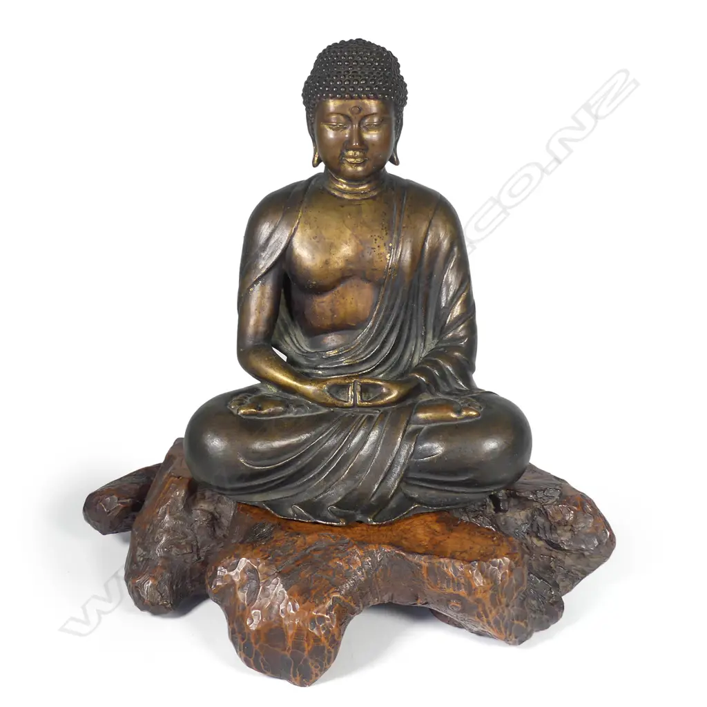 An early Japanese bronze of the Amida Buddha Image 1++