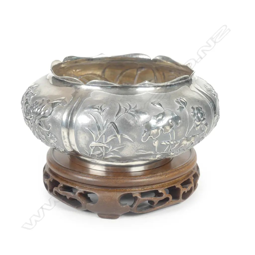 A c.1900 Zee Wo Chinese silver embossed bowl Image 1++