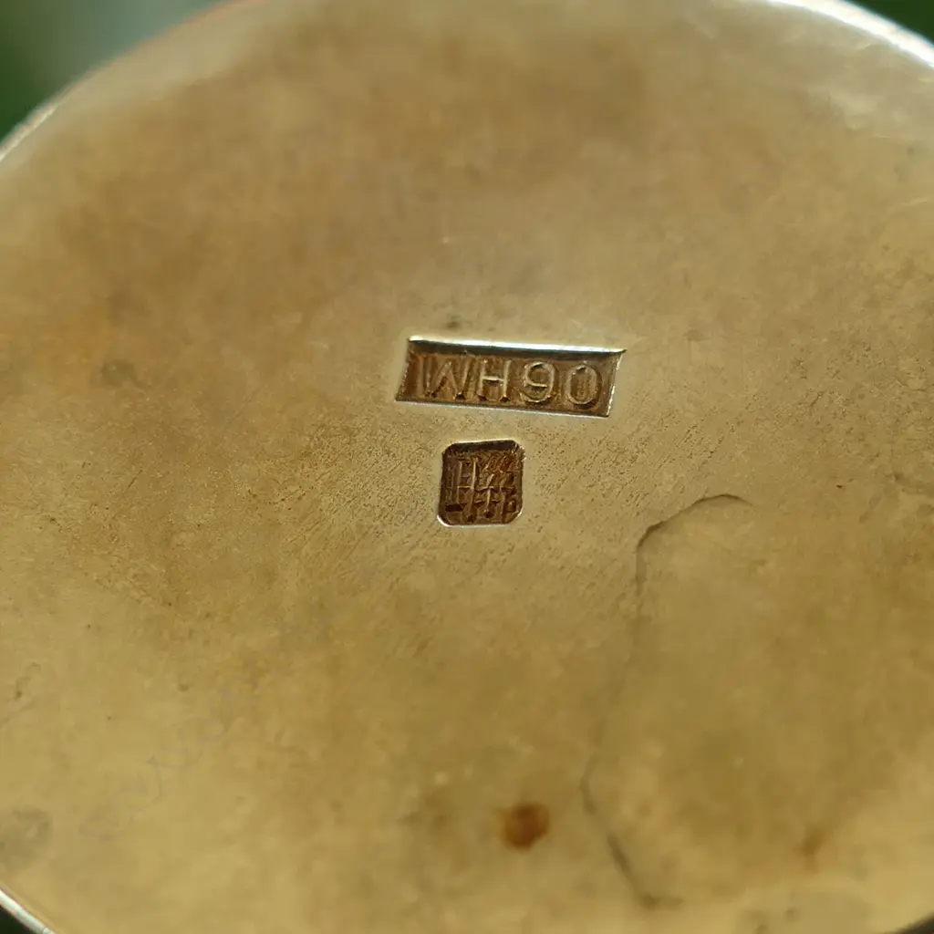 A set of five c.1900 Wang Hing Chinese small silver beakers Image 1++