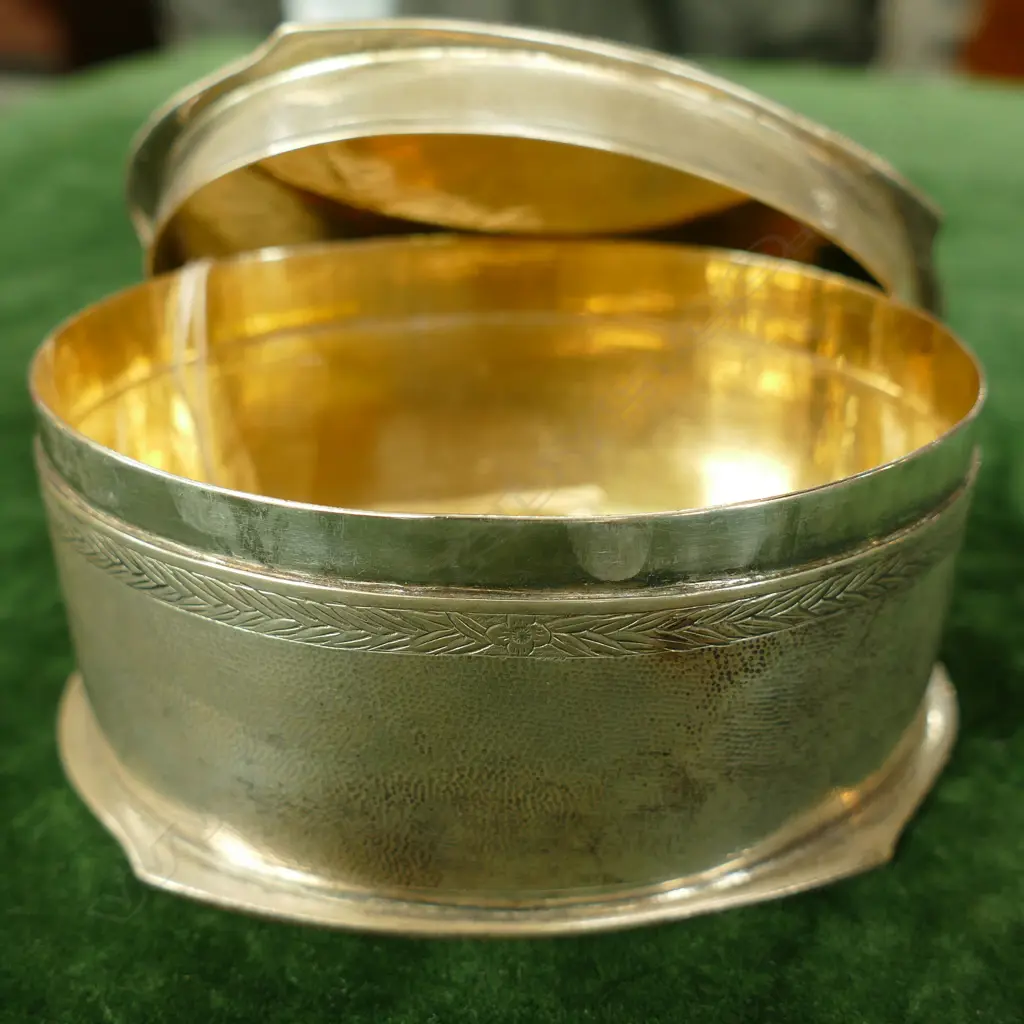 A Chinese export silver lidded box Image 1++