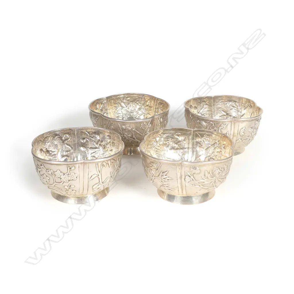 Four Chinese silver small bowls Image 1++