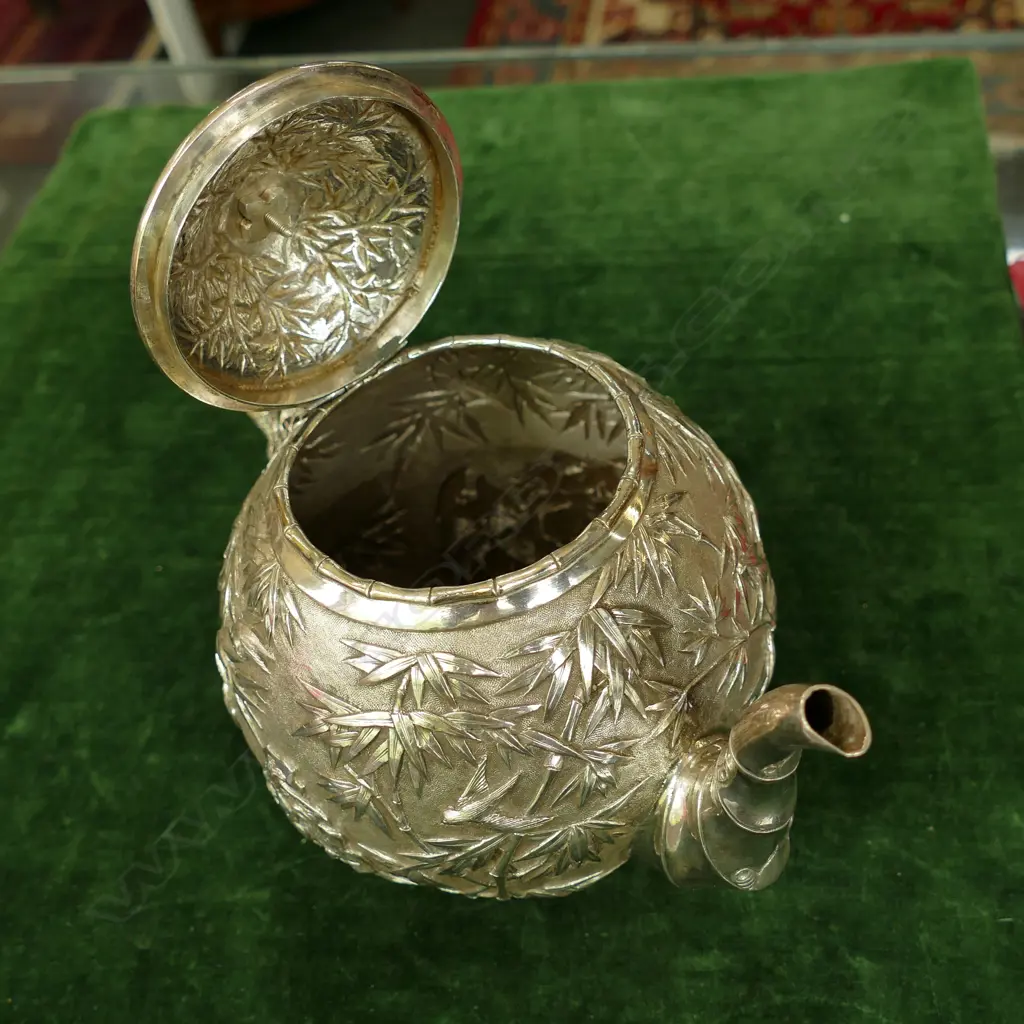 A China Trade period silver teapot and milk jug Image 1++
