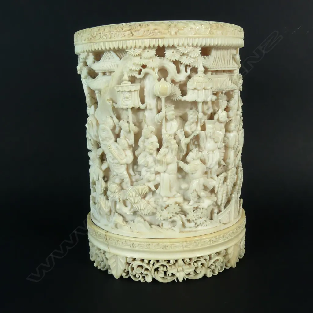 An impressive 19thC Chinese finely carved ivory tusk section Image 1++