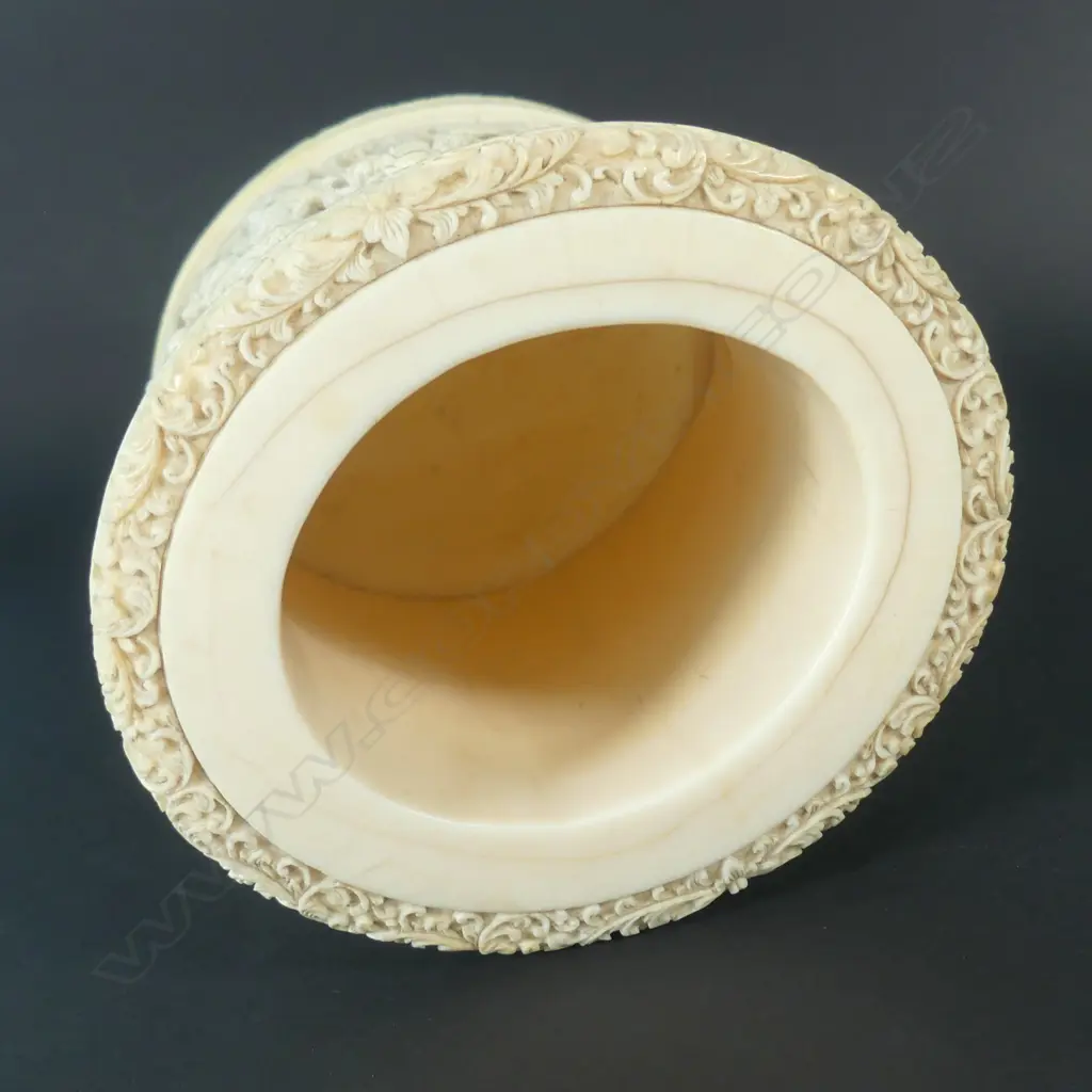 An impressive 19thC Chinese finely carved ivory tusk section Image 1++