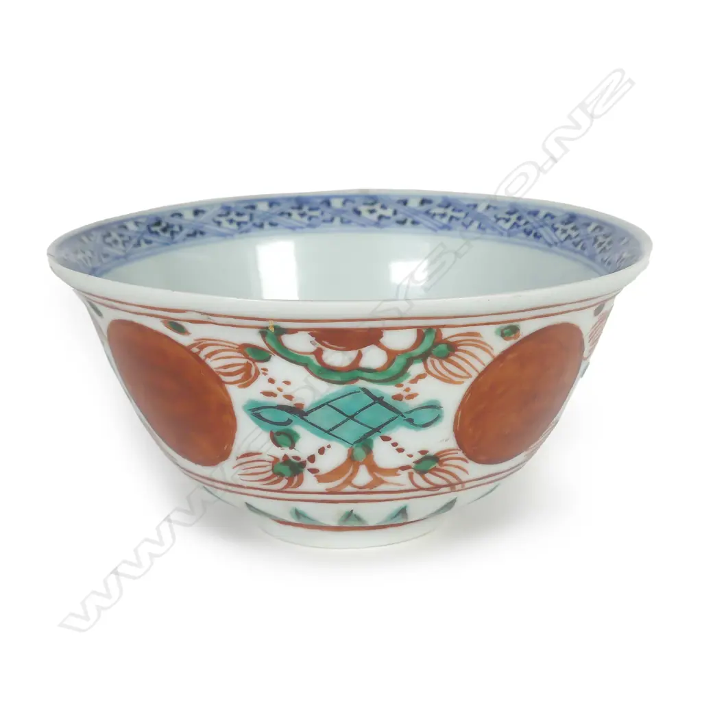 An old Chinese 'Kinrande' bowl Image 1++