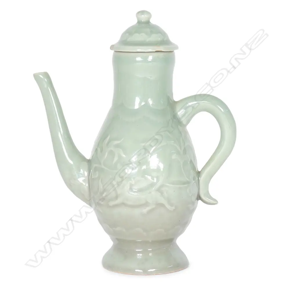 A Chinese Ming-style celadon wine ewer Image 1++