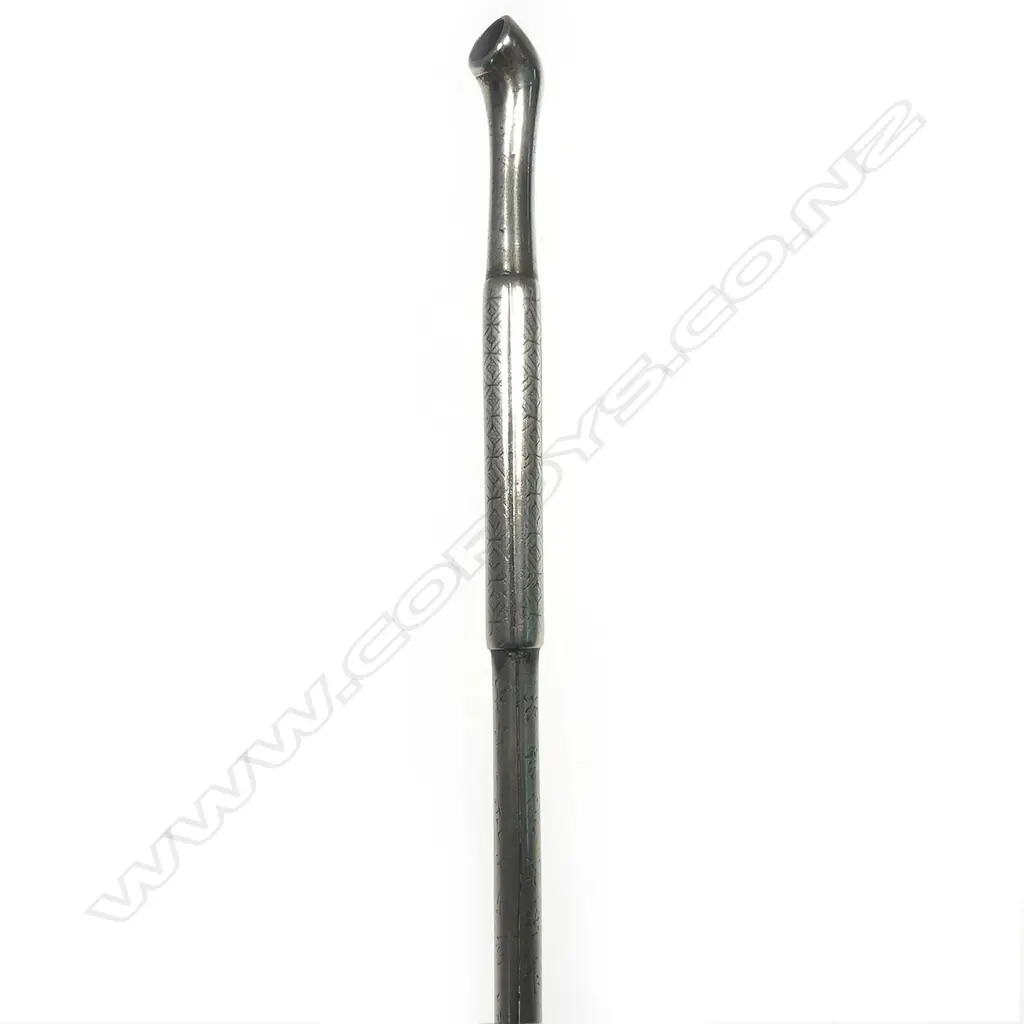 A Chinese long white brass pipe Image 1++