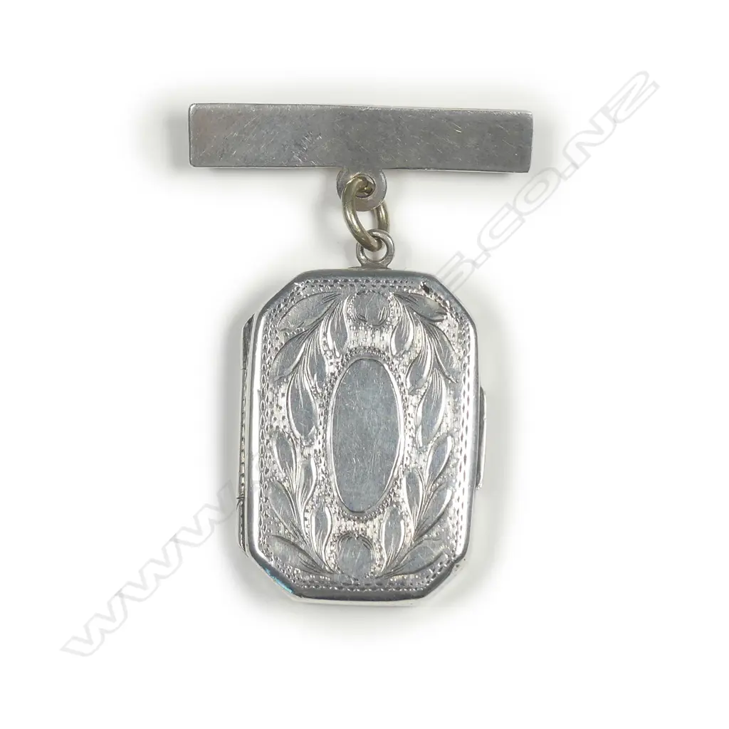 A George III silver vinaigrette Image 1++