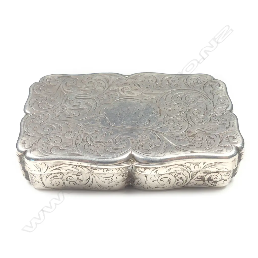 A Victorian silver snuff box Image 1++