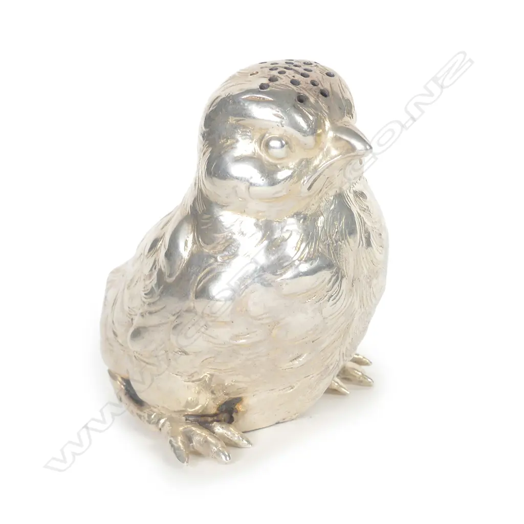 A c.1900 novelty silver chick pepperette Image 1++