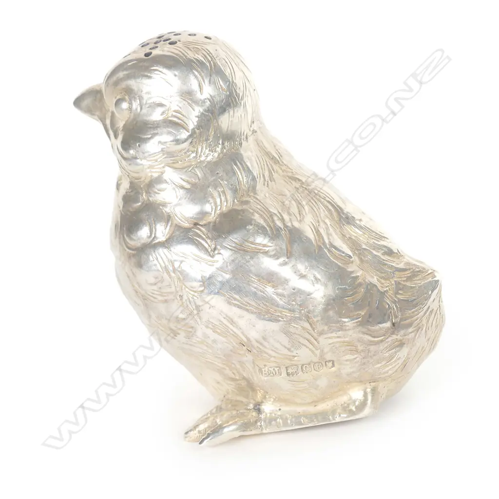 A c.1900 novelty silver chick pepperette Image 1++