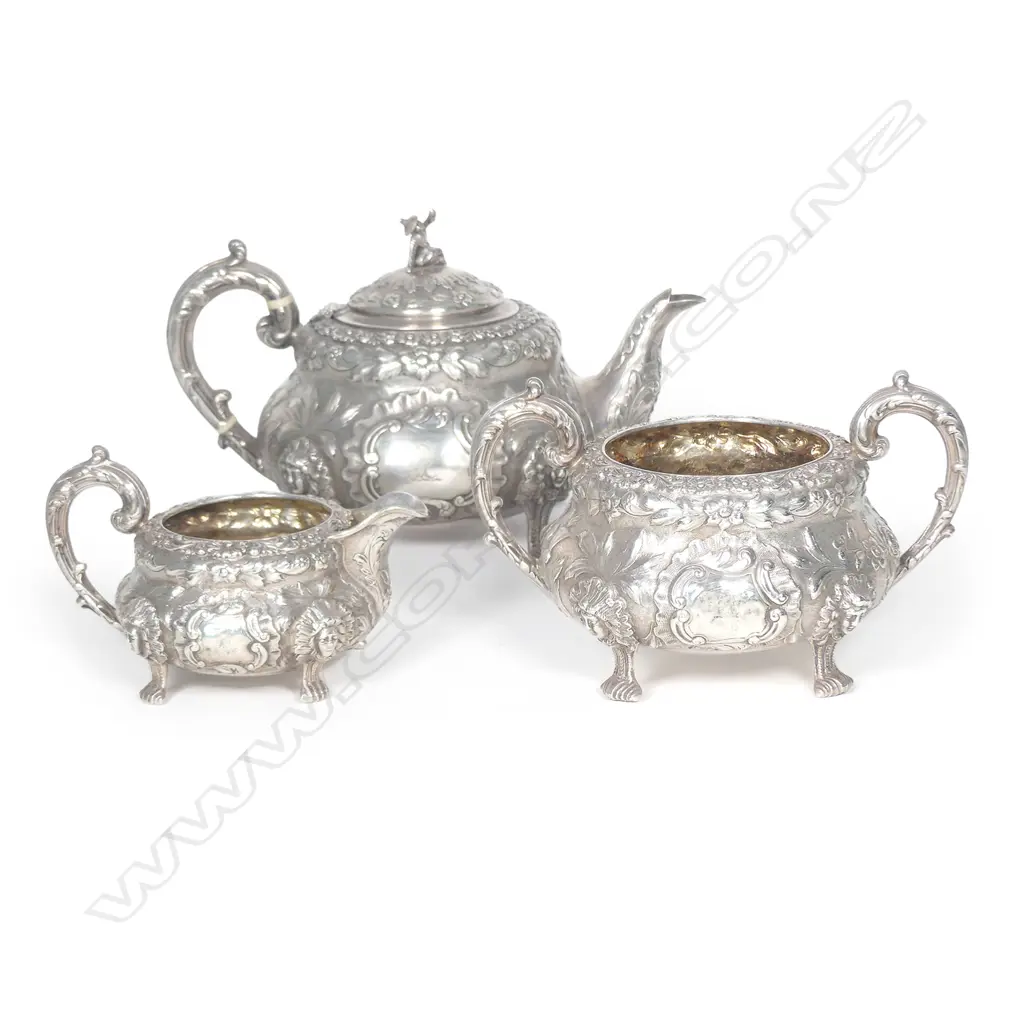 An early Victorian silver three piece tea set Image 1++