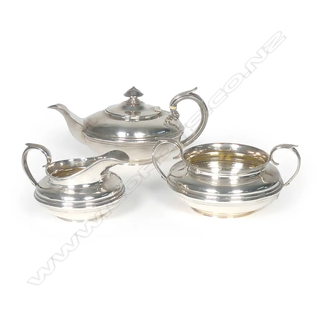 A William IV silver three-piece tea-set Image 1++
