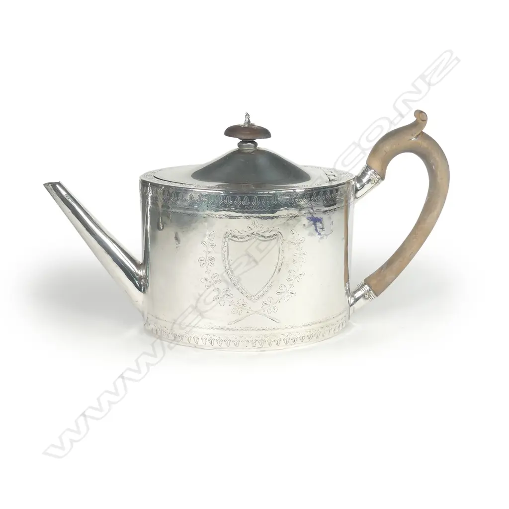 A Georgian silver teapot Image 1++