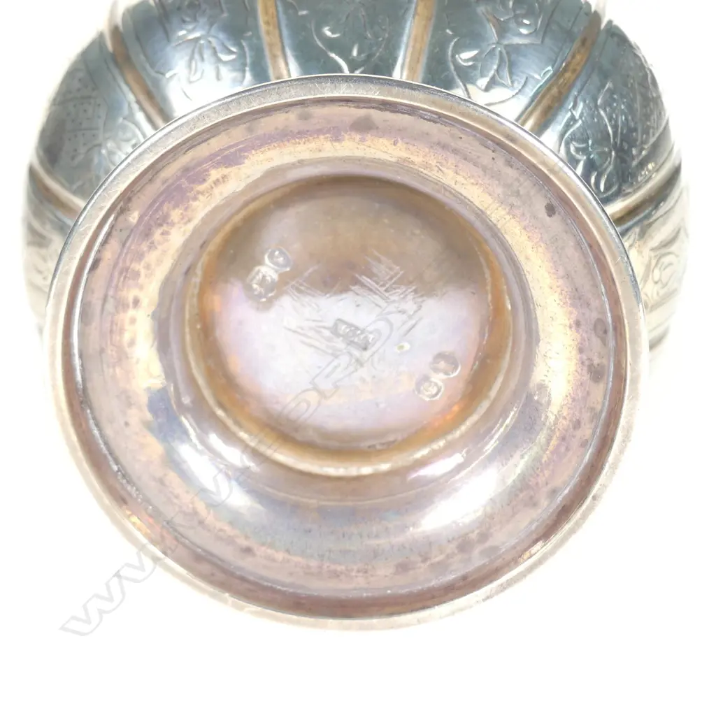 A Victorian silver cream jug Image 1++