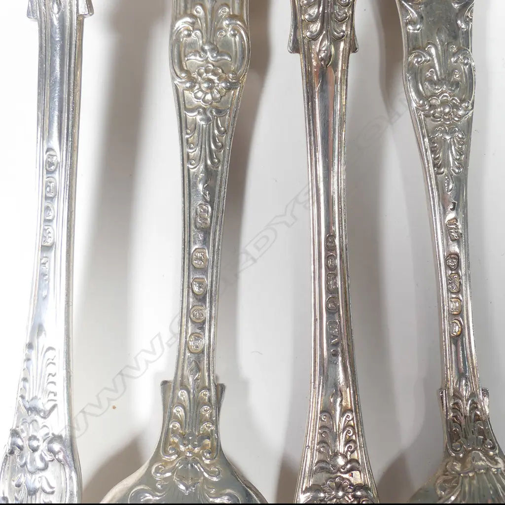 An impressive William IV/early Victorian silver Queens pattern 12 person cutlery service Image 1++