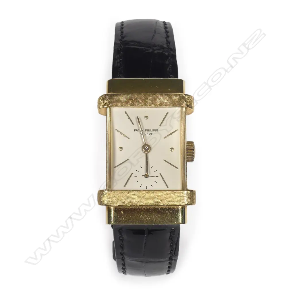 A 1949 Patek Philippe Top Hat 18ct. yellow gold gent's wristwatch Image 1++