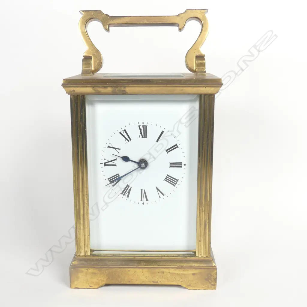 A 19thC French brass cased carriage clock Image 1++