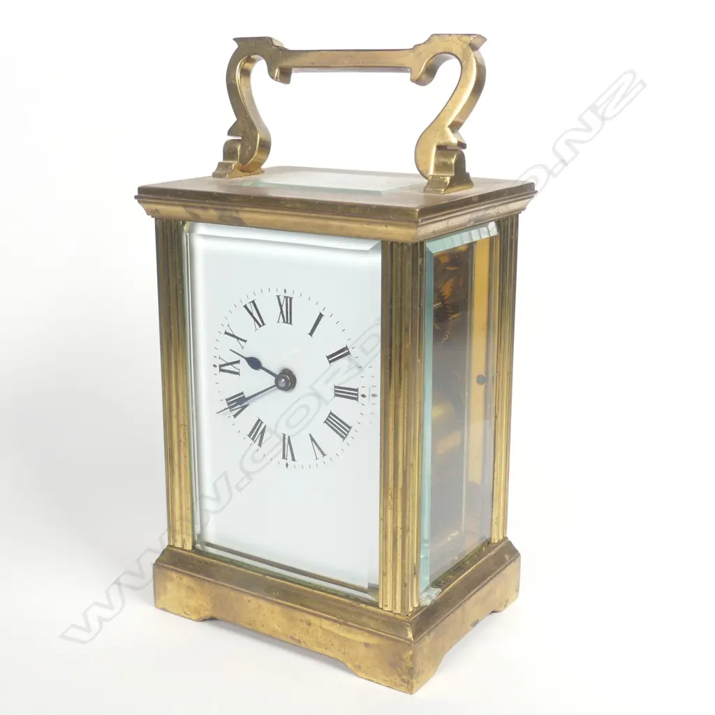 A 19thC French brass cased carriage clock Image 1++