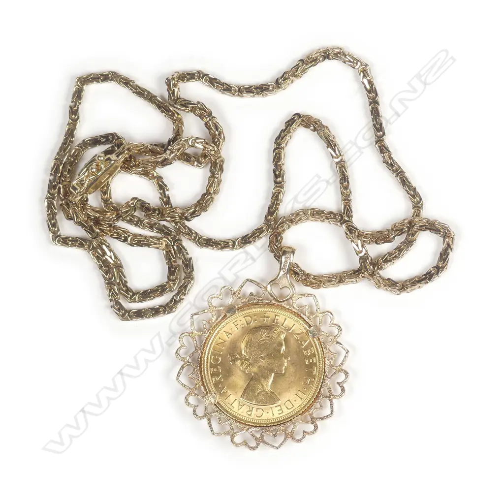 A 1968 gold sovereign Image 1++